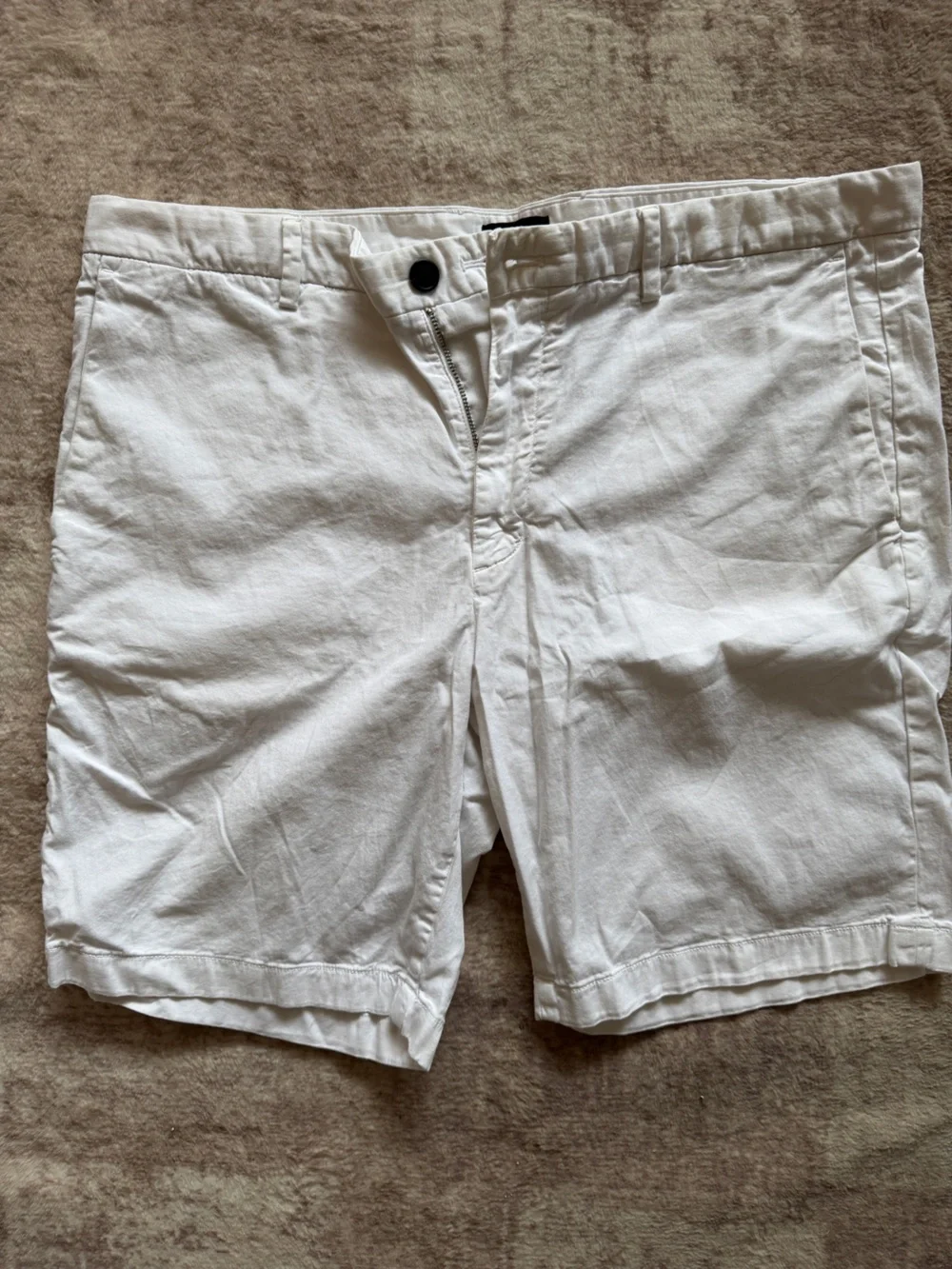 Men’s Theory White Shorts — Size 36 (8” Inseam)
